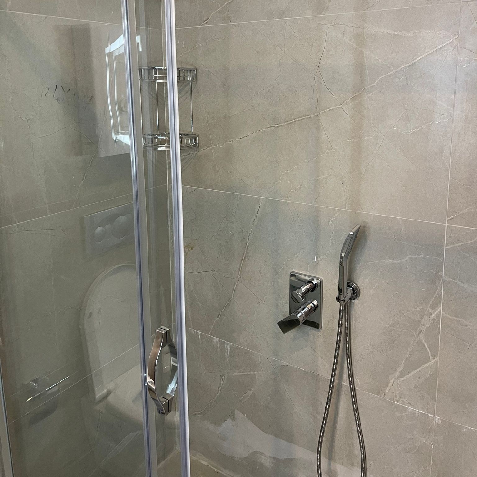 Luxurious Mountain View 2+1 Apartment in Side Center