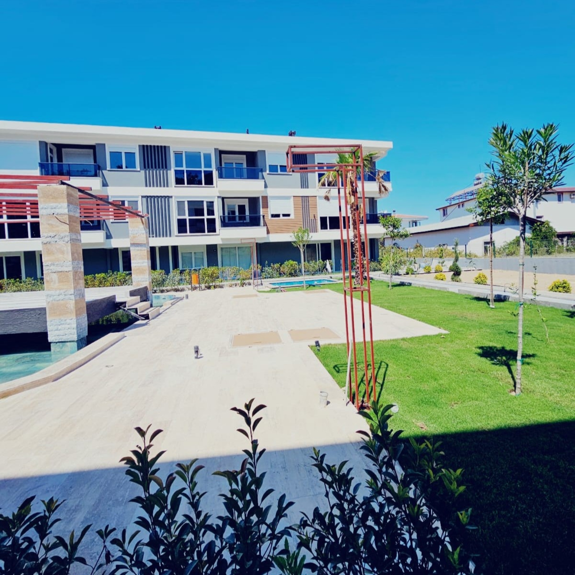 Luxuriöses 1+1 Apartment mit Pool und Fitness in Evrenseki