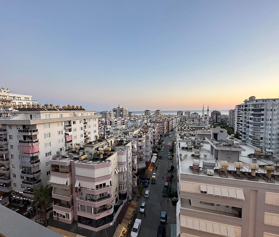 Lyxig 1+1 lägenhet med havs- och bergsutsikt i Alanya