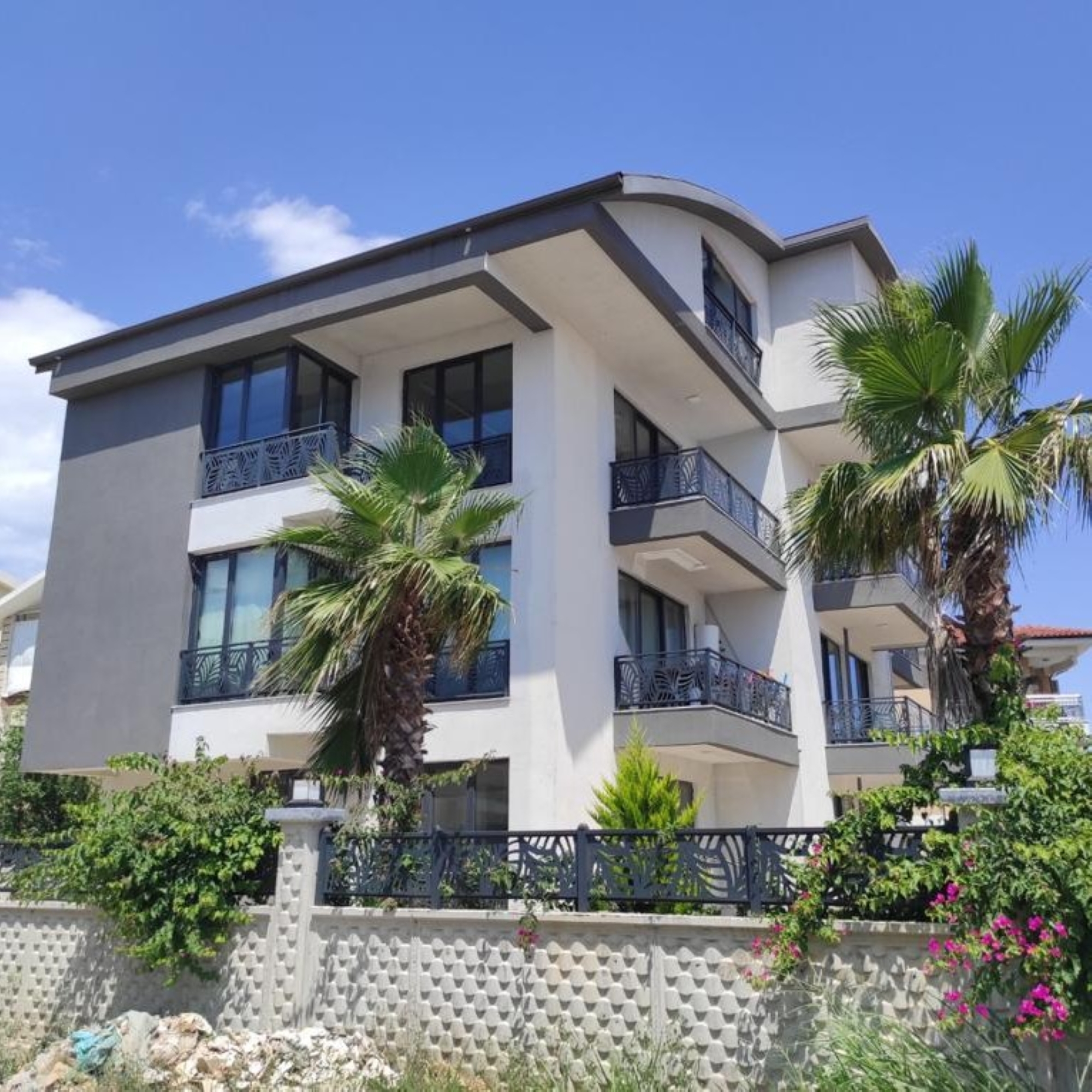 Luxuriöse 3+1 Wohnung mit Pool im Zentrum von Belek