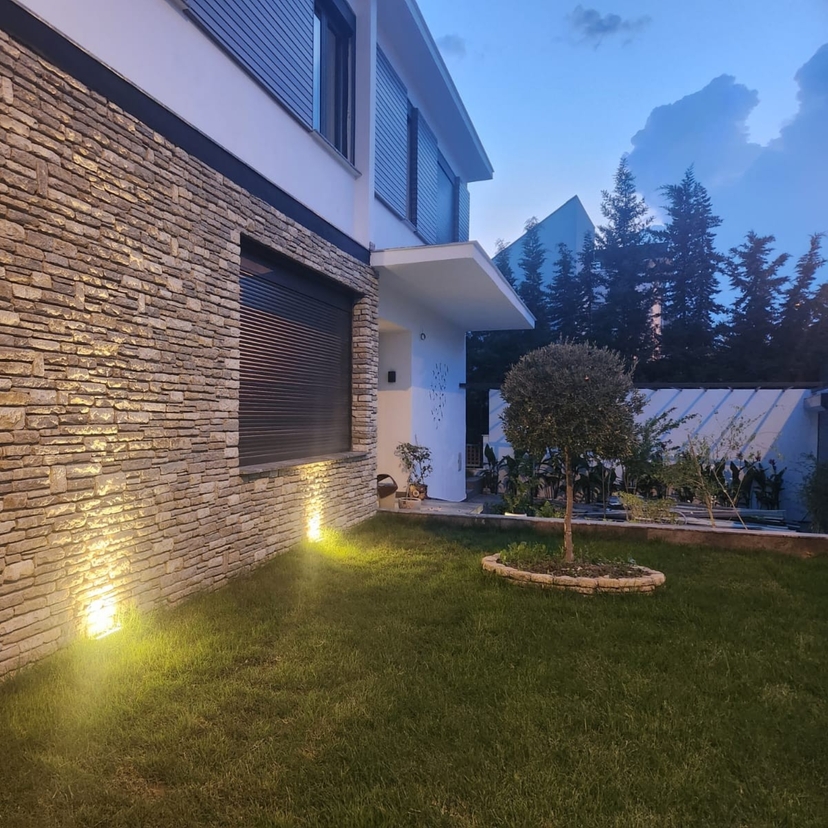 Romslig 4+1 Villa med Basseng & Lekeplass for Barn, BELEK Senter