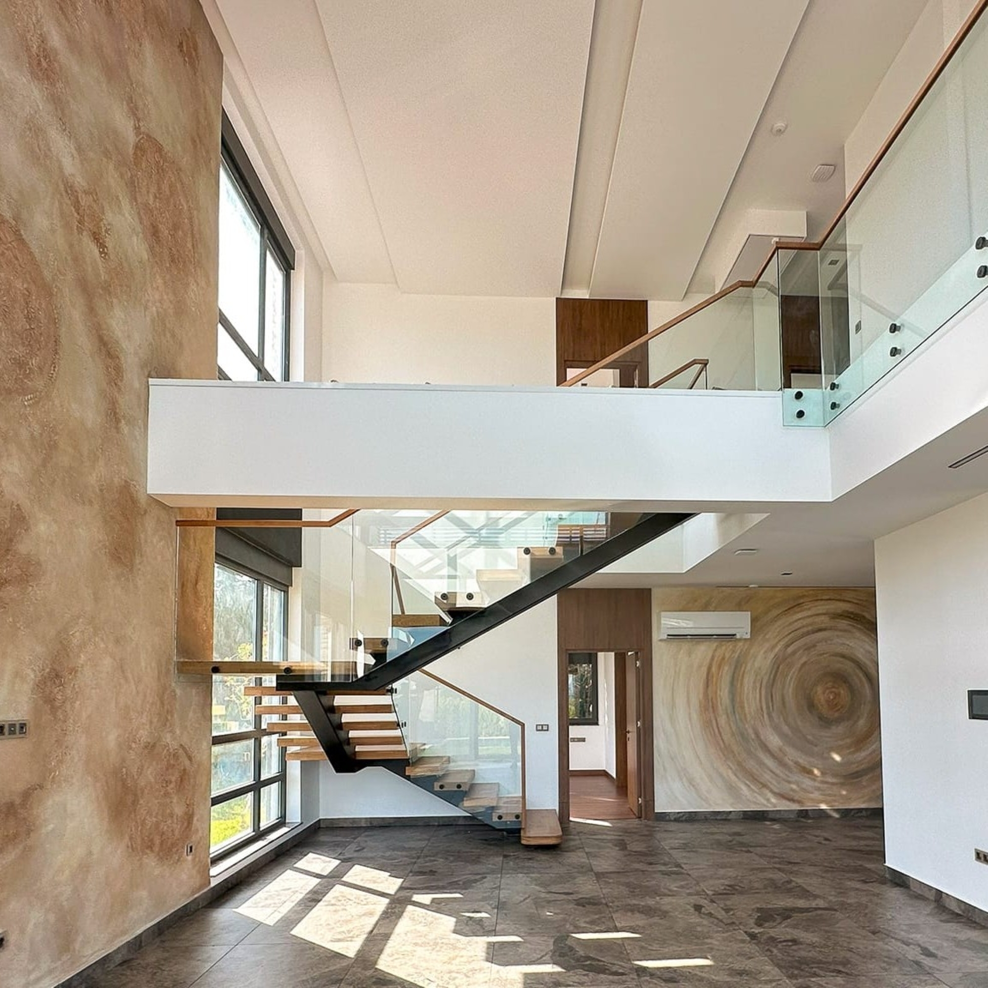 Romslig 4+1 Villa med Basseng & Lekeplass for Barn, BELEK Senter