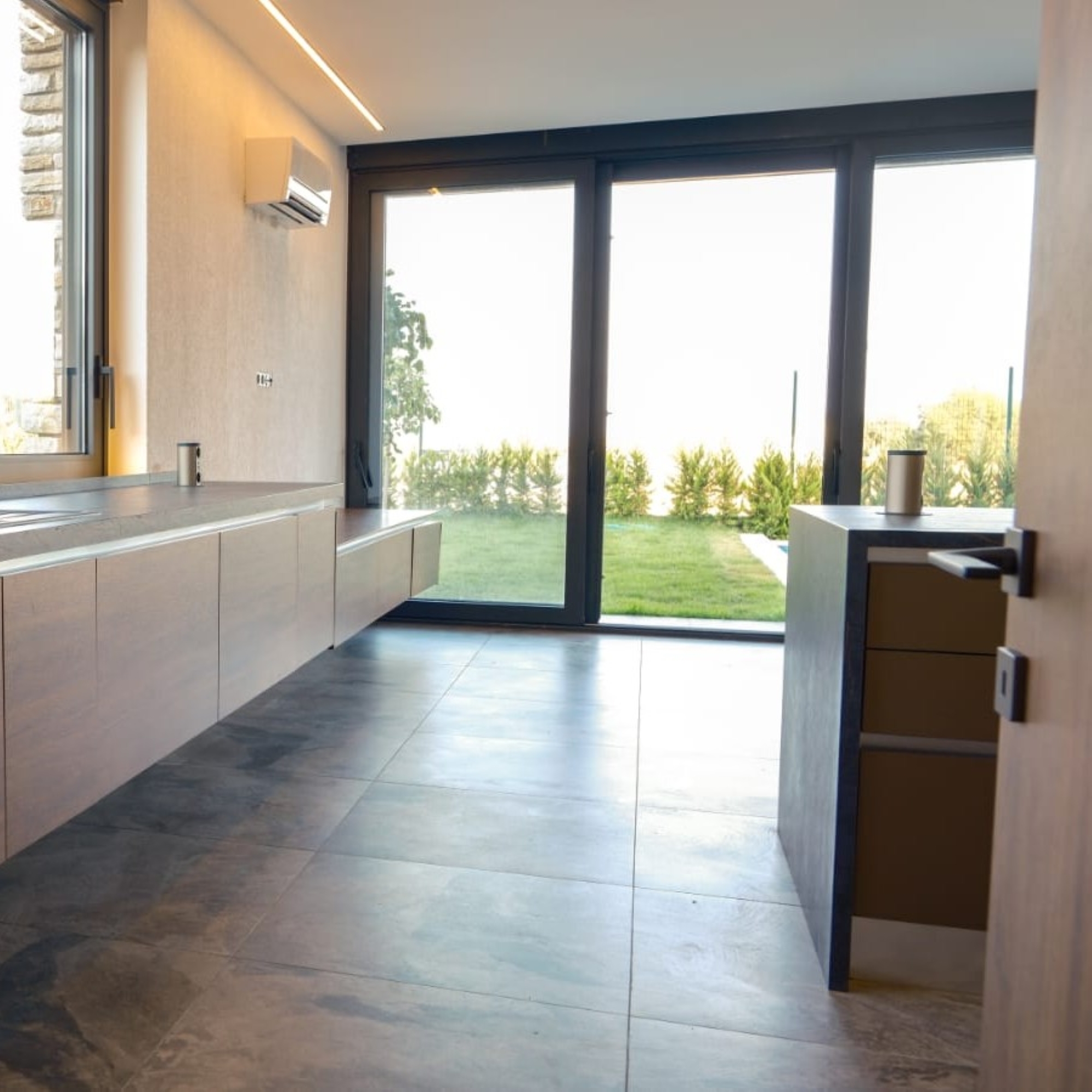 Romslig 4+1 Villa med Basseng & Lekeplass for Barn, BELEK Senter