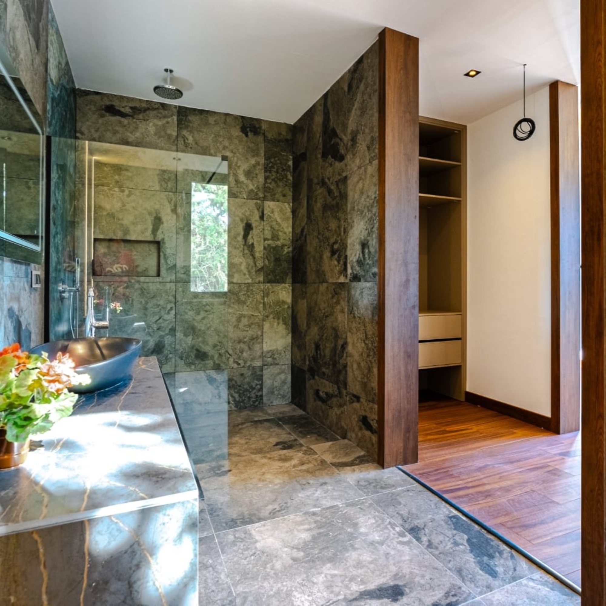 Romslig 4+1 Villa med Basseng & Lekeplass for Barn, BELEK Senter