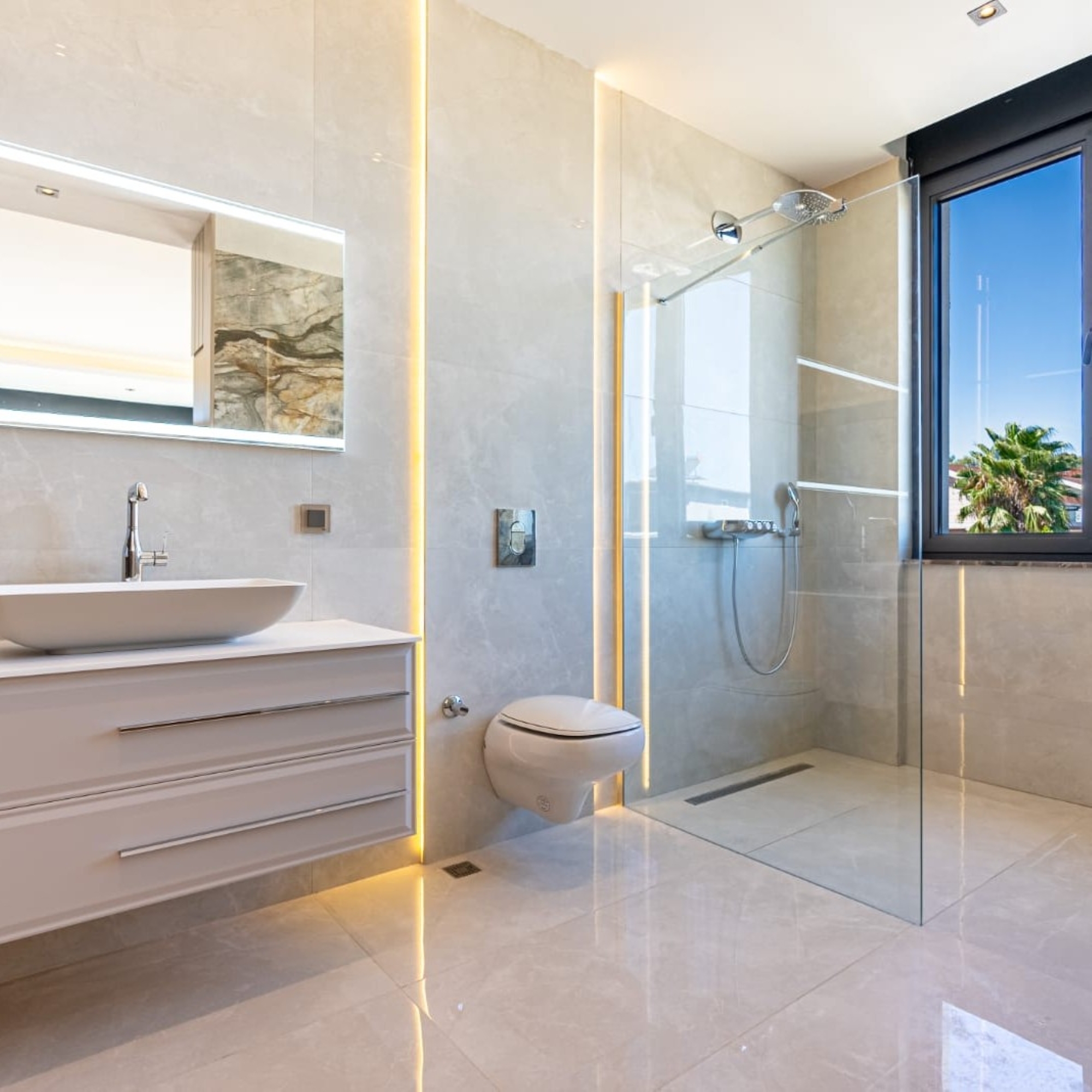 Romslig 4+1 Villa med Basseng & Lekeplass for Barn, BELEK Senter