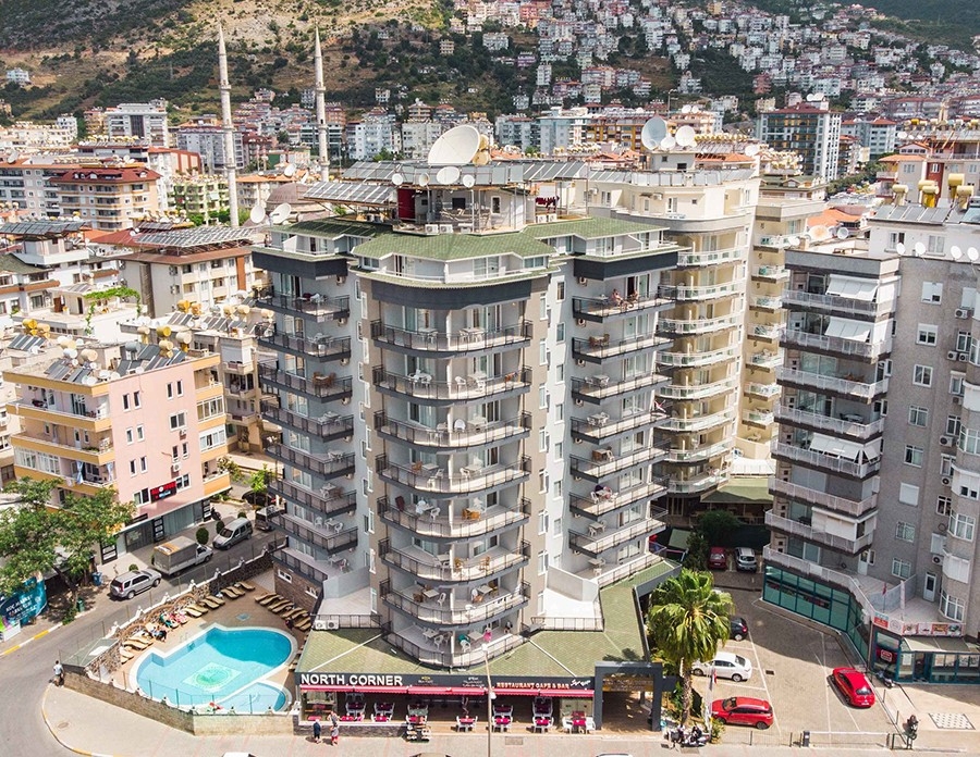 Luxurious 1+1 Apartment with Mountain Views, Alanya Center