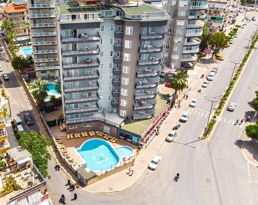 Luxurious 1+1 Apartment with Mountain Views, Alanya Center