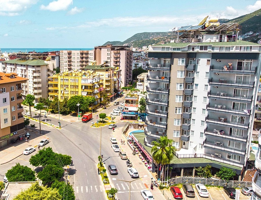 Luxurious 1+1 Apartment with Mountain Views, Alanya Center