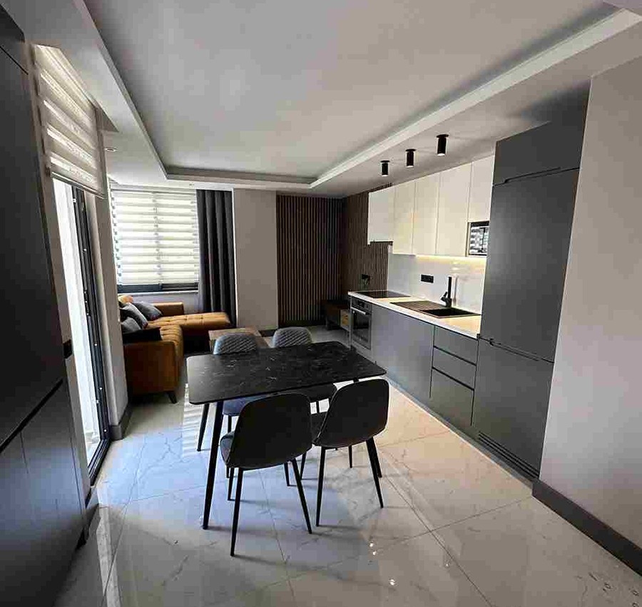 Luxurious 1+1 Apartment with Mountain Views, Alanya Center