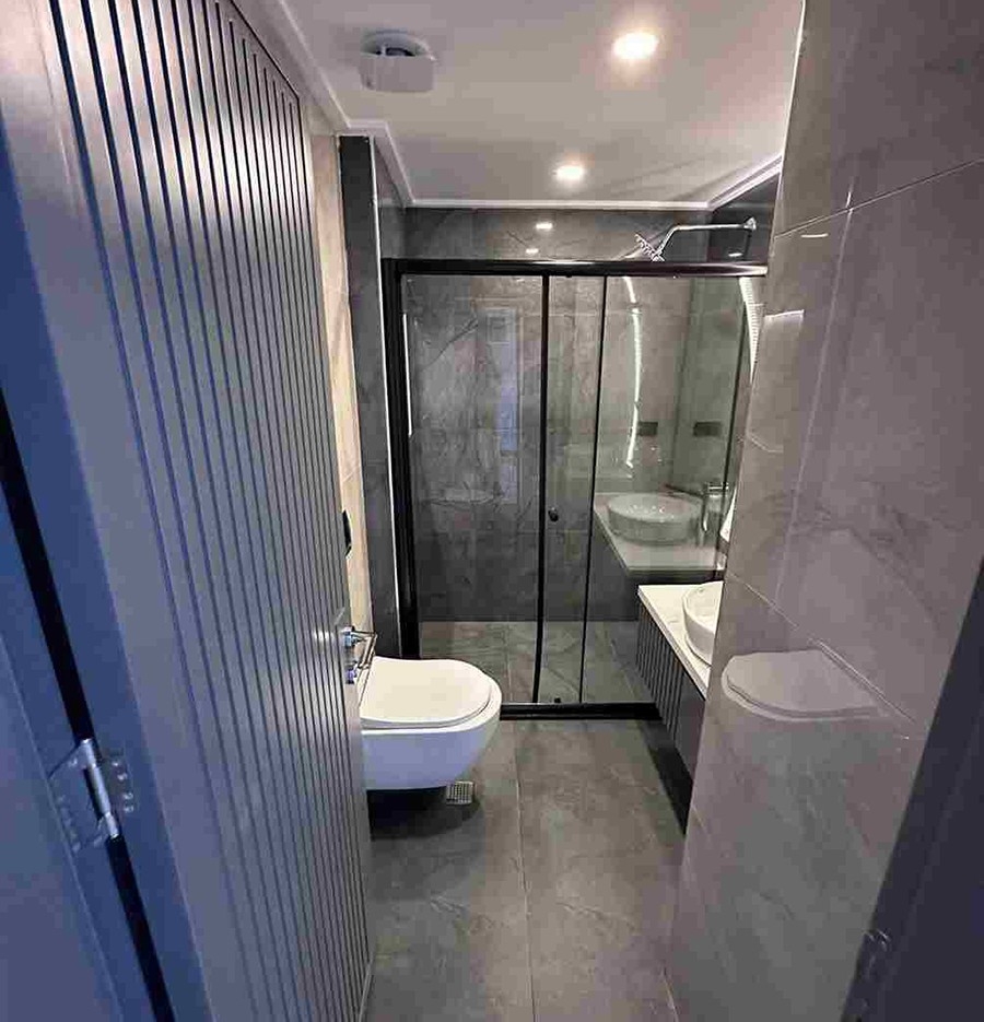 Luxurious 1+1 Apartment with Mountain Views, Alanya Center