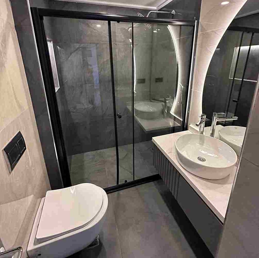 Luxurious 1+1 Apartment with Mountain Views, Alanya Center
