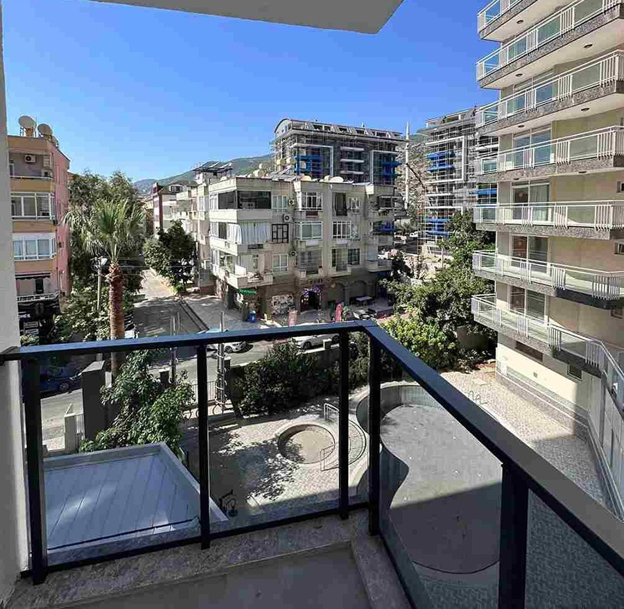 Luxurious 1+1 Apartment with Mountain Views, Alanya Center