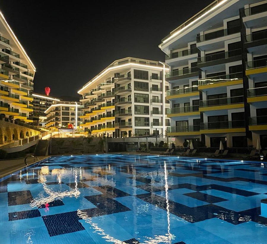 Luksuriøs 2+2 lejlighed med hav- og bjergudsigt i Kargicak, Alanya