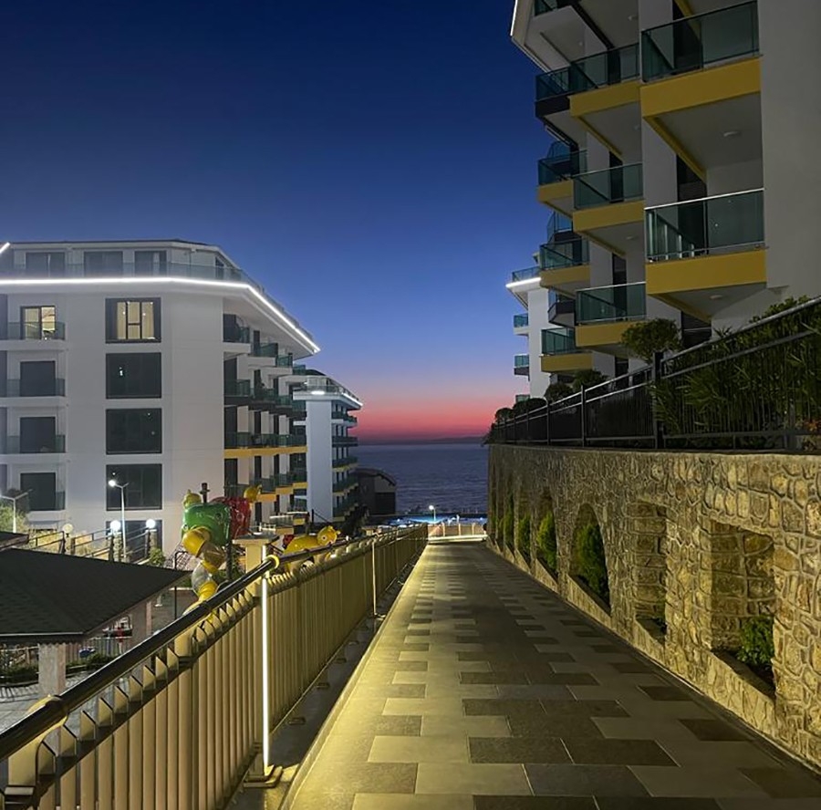 Luksuriøs 2+2 lejlighed med hav- og bjergudsigt i Kargicak, Alanya