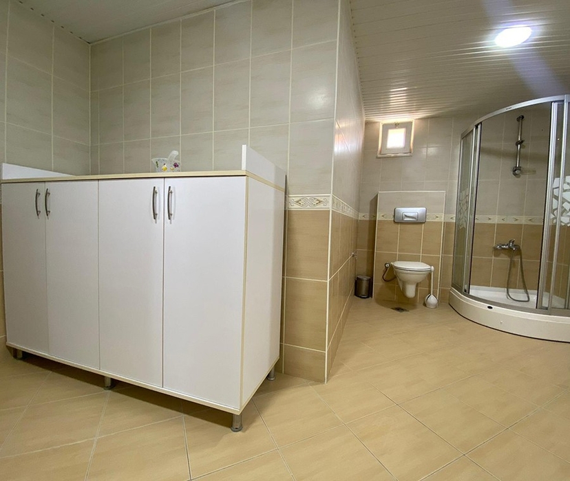 Ylellinen 3+1 huoneisto upeilla meri- ja vuorinäköaloilla