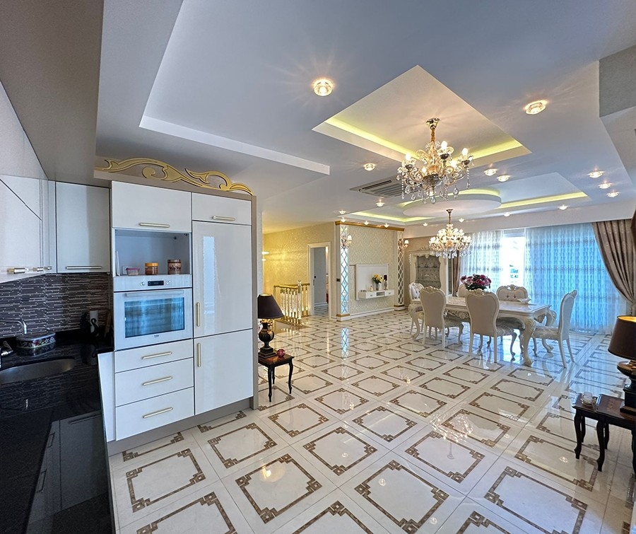 Luxury 3+1 Penthouse with Sea and Mountain Views, Alanya - Mahmutlar