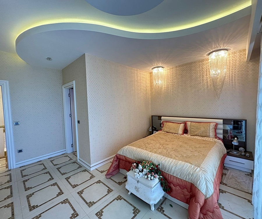 Luxury 3+1 Penthouse with Sea and Mountain Views, Alanya - Mahmutlar