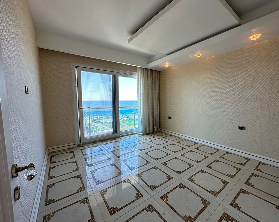 Luxury 3+1 Penthouse with Sea and Mountain Views, Alanya - Mahmutlar
