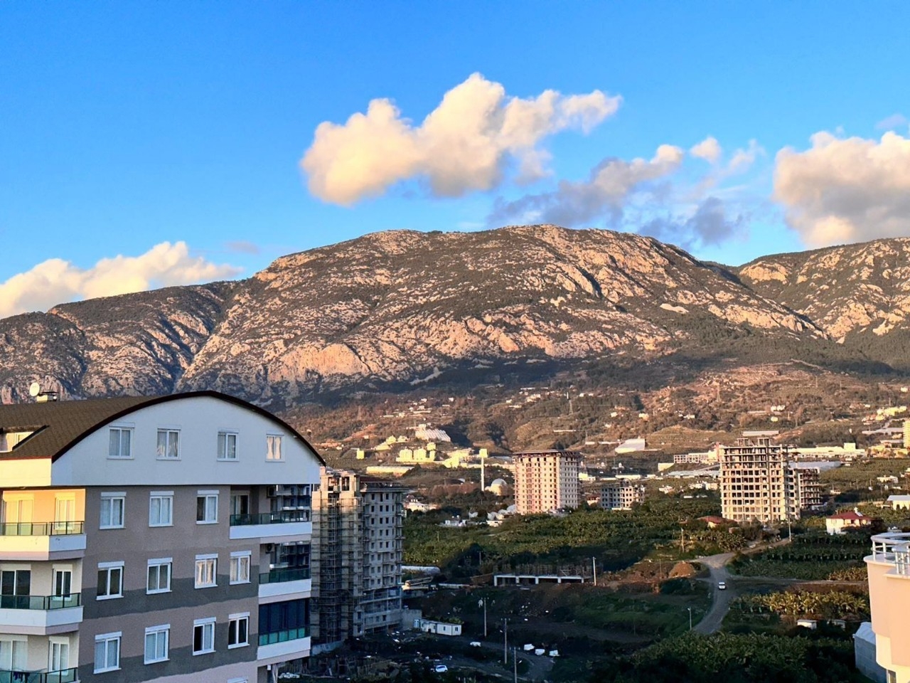 Luxury 4+1 Penthouse with Sea and Mountain Views, Alanya