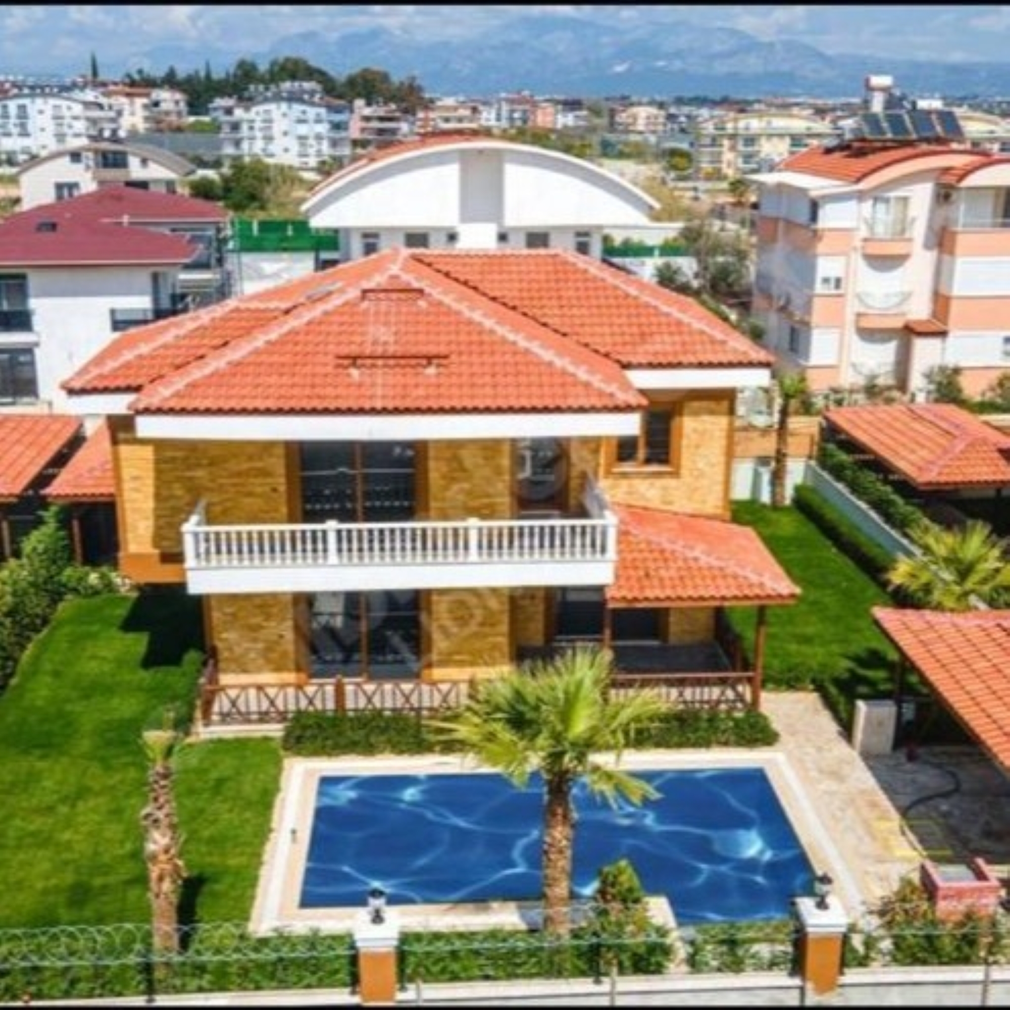 Ylellinen 4+1 Huvila Vuorinäköalalla, Belek