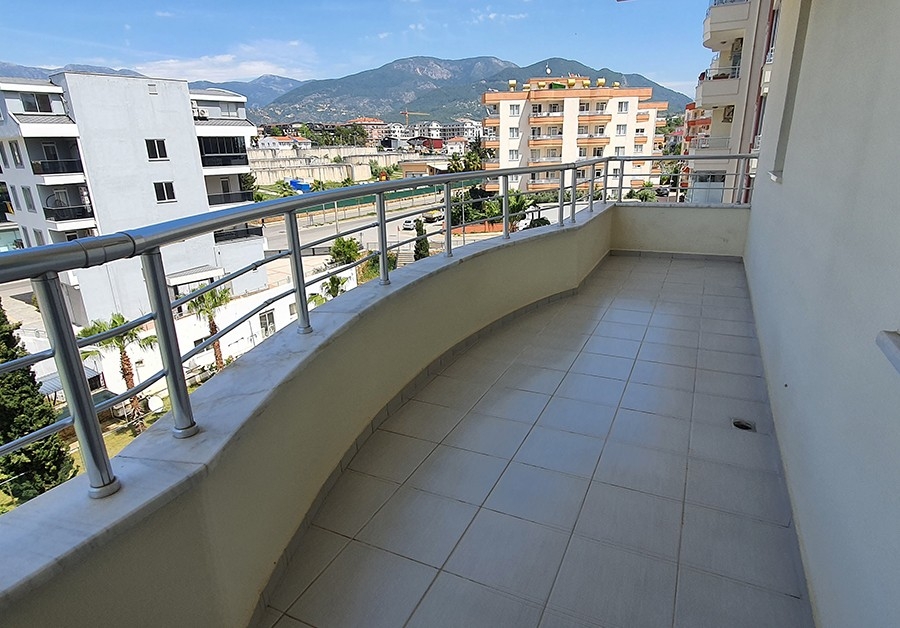 Luxuriöses 3+1 Apartment mit Burg- und Bergblick, Tosmur