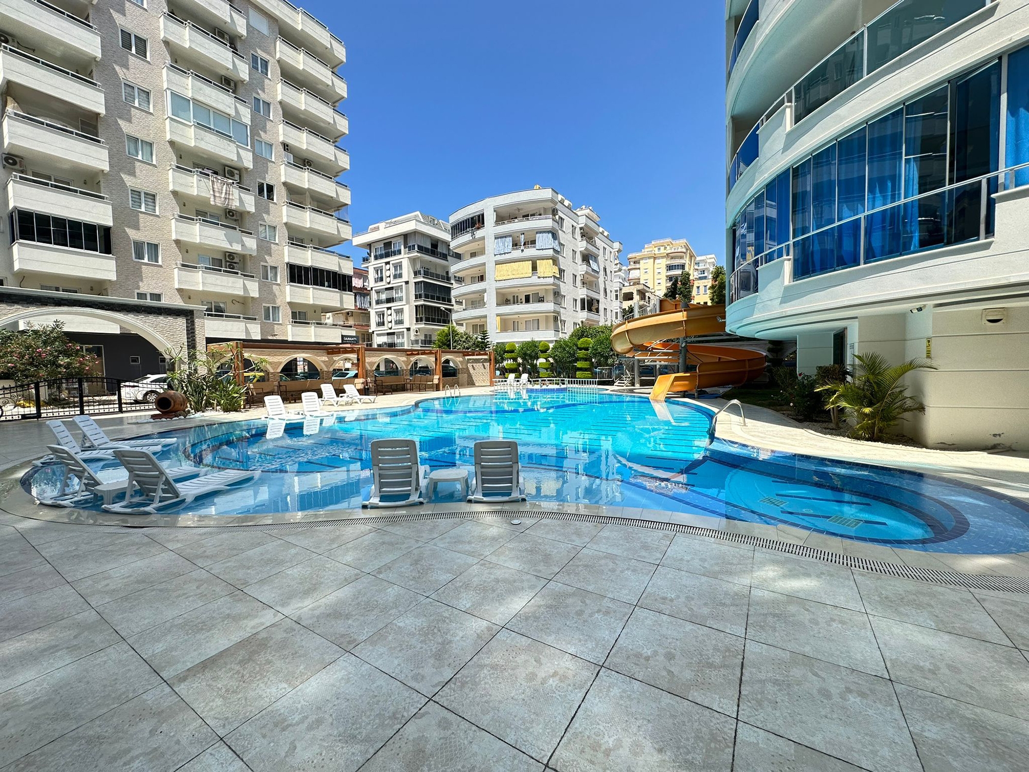 Ylellinen 2+1 asunto vuorinäköalalla, Alanya-Mahmutlar