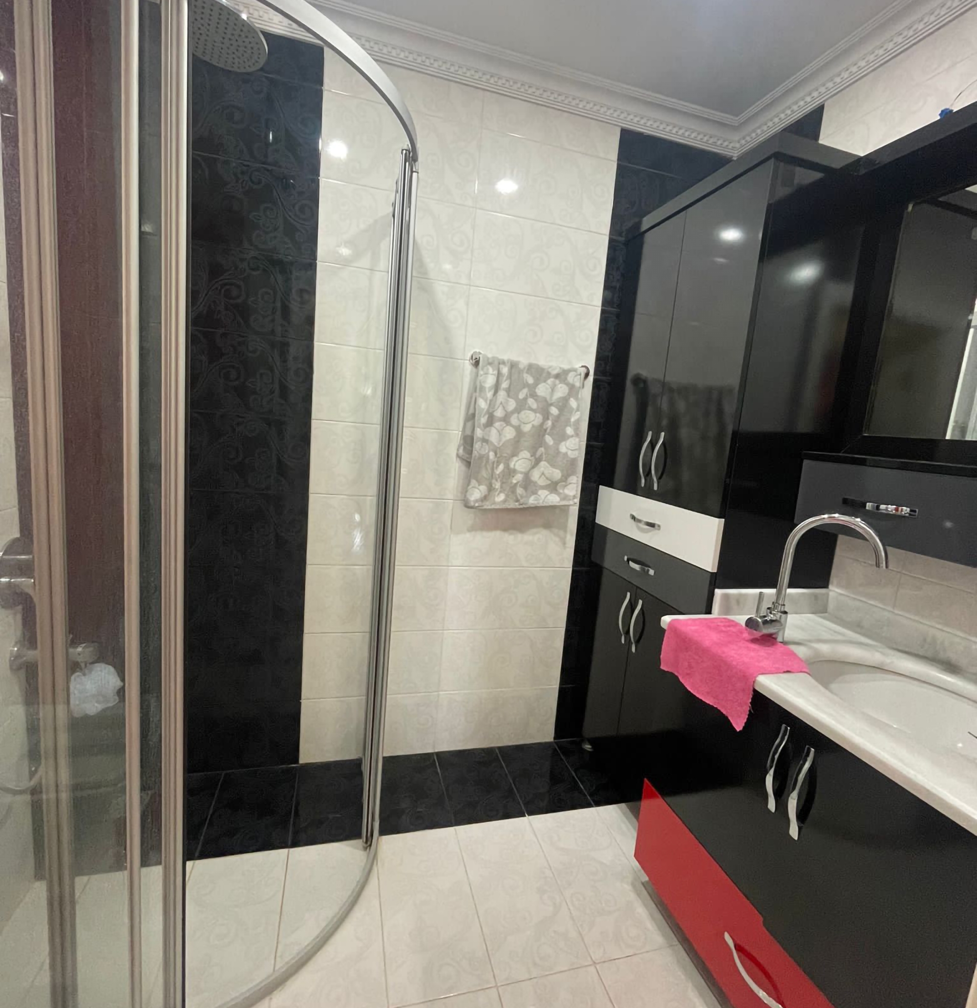 Ylellinen 2+1 asunto vuorinäköalalla, Alanya-Mahmutlar
