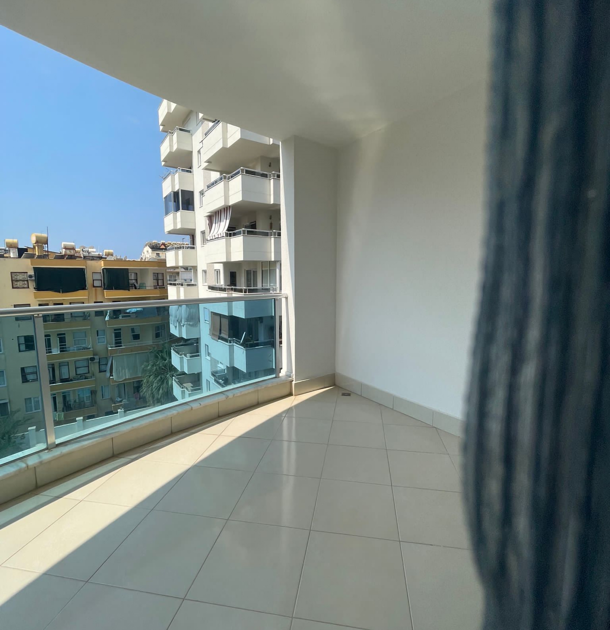 Ylellinen 2+1 asunto vuorinäköalalla, Alanya-Mahmutlar