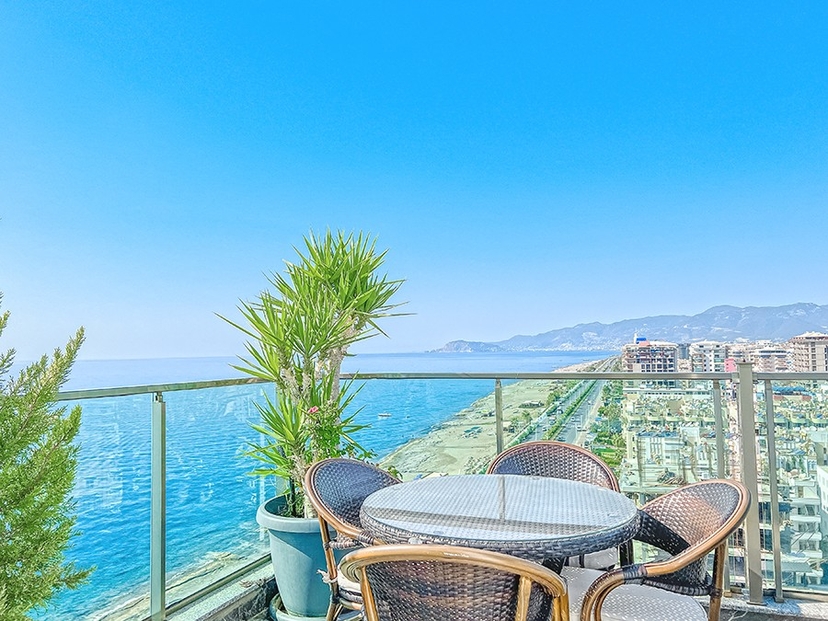 Luxurious 4+1 Apartment with Stunning Sea and Castle Views