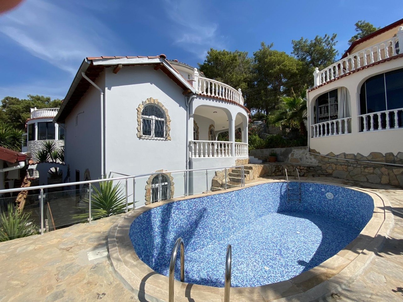 Luxury 3+1 Villa with Sea and Mountain Views in Alanya - Avsallar