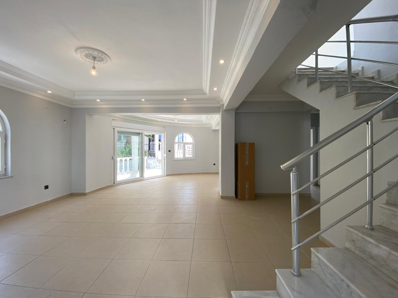 Luxury 3+1 Villa with Sea and Mountain Views in Alanya - Avsallar