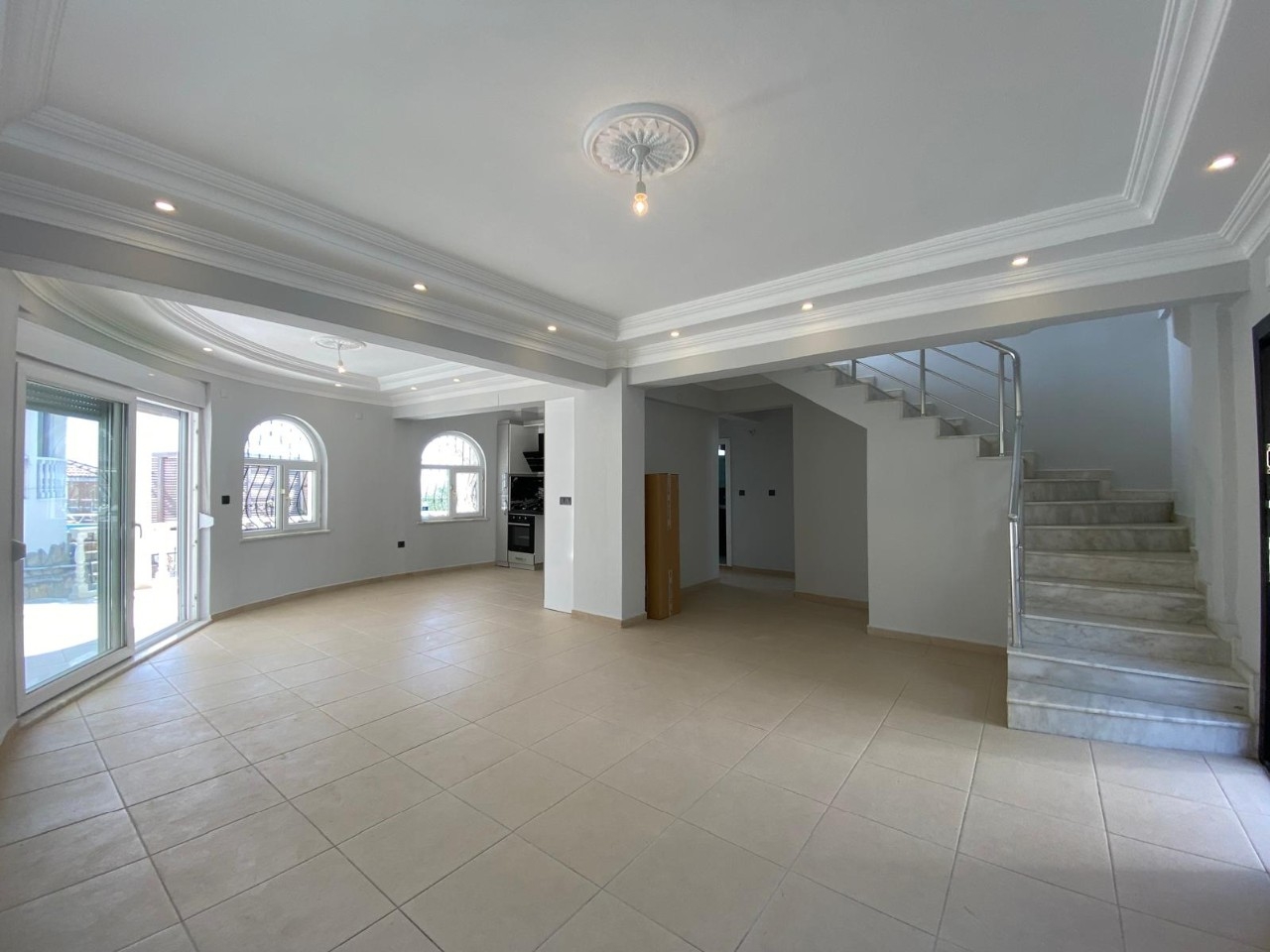 Luxury 3+1 Villa with Sea and Mountain Views in Alanya - Avsallar