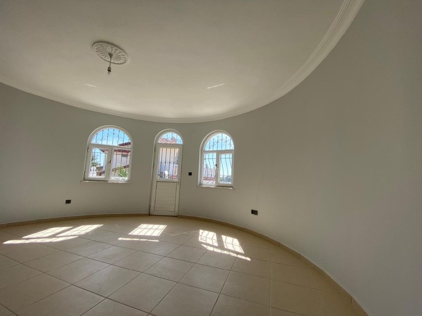 Luxury 3+1 Villa with Sea and Mountain Views in Alanya - Avsallar