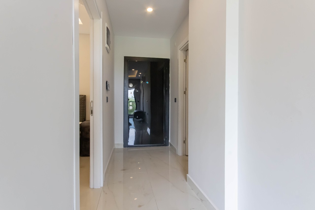 Luksuriøs 1+1 Lejlighed med Hav- og Bjergudsigt, Alanya Center