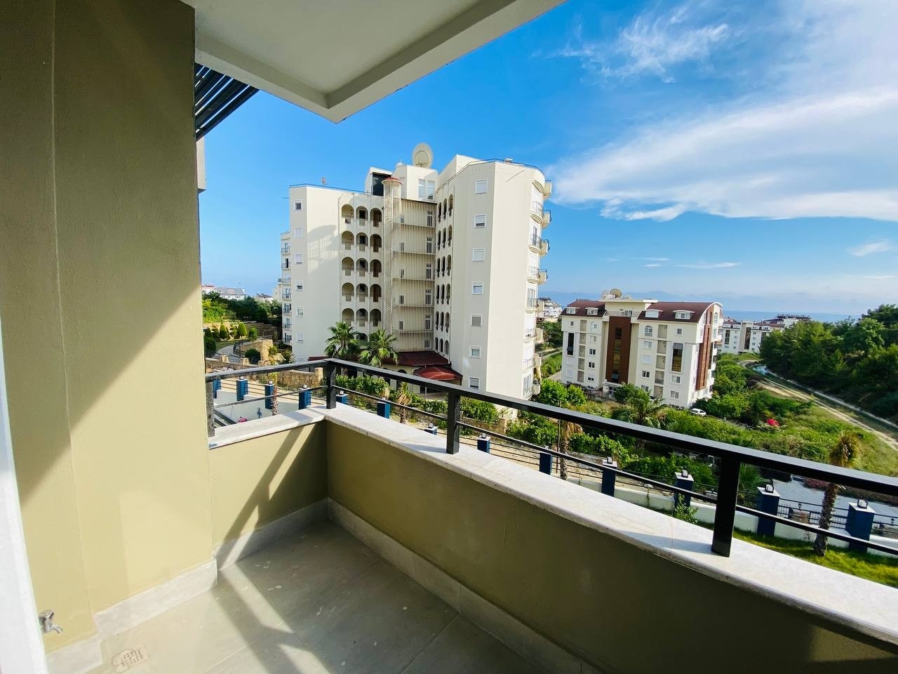 Luxuriöses 1+1 Apartment mit Bergblick in Avsallar, Alanya