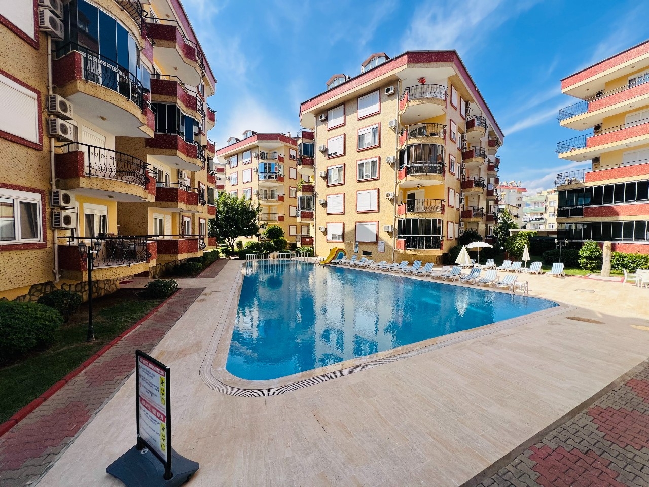 Elegant 2+1 Lejlighed med Bjergudsigt i Oba, Alanya