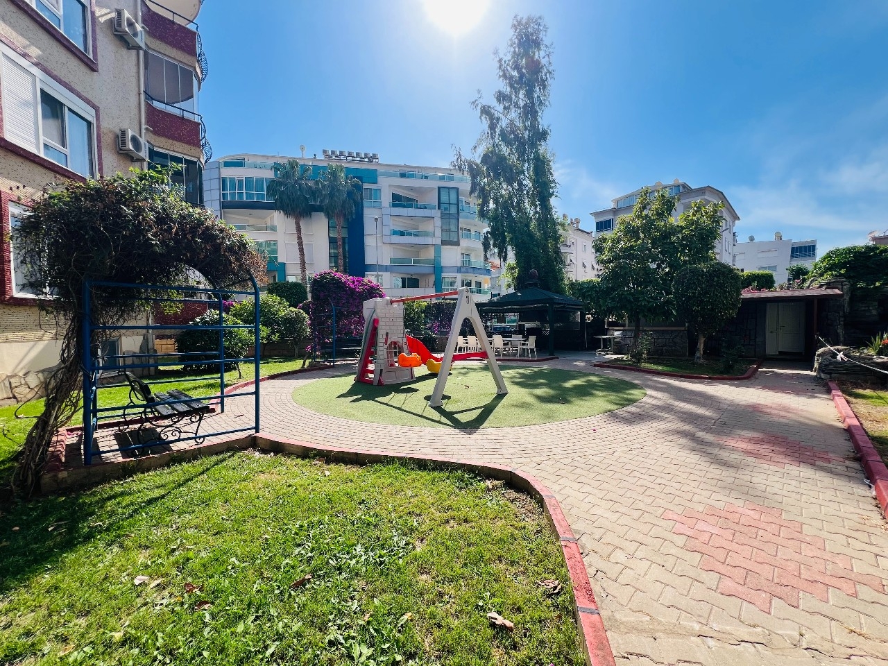 Elegant 2+1 Lejlighed med Bjergudsigt i Oba, Alanya