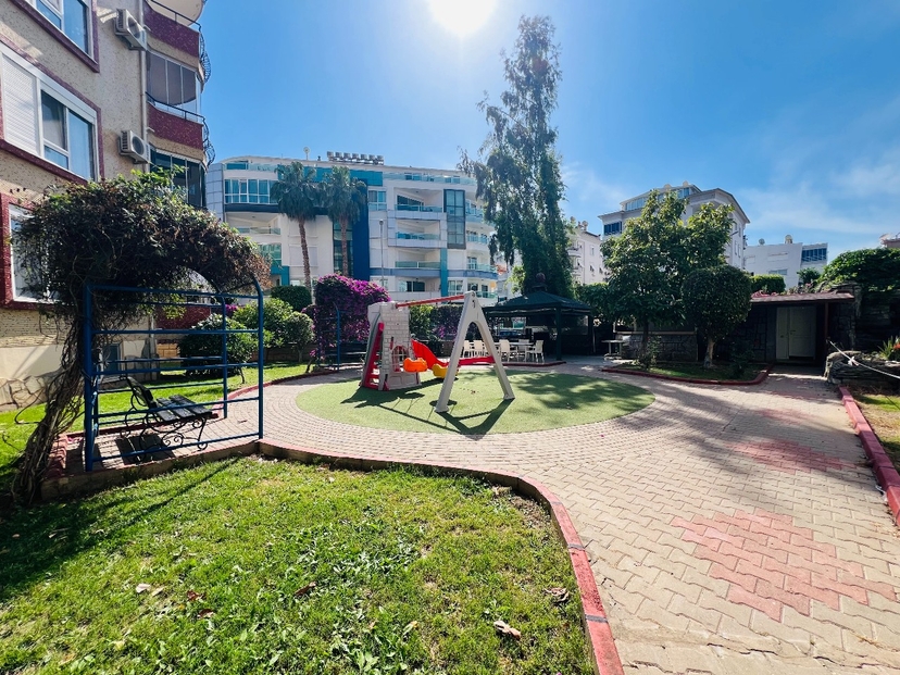 Elegant 2+1 Lejlighed med Bjergudsigt i Oba, Alanya