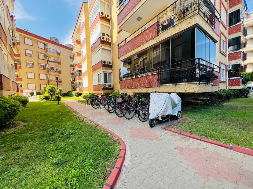 Elegant 2+1 Lejlighed med Bjergudsigt i Oba, Alanya