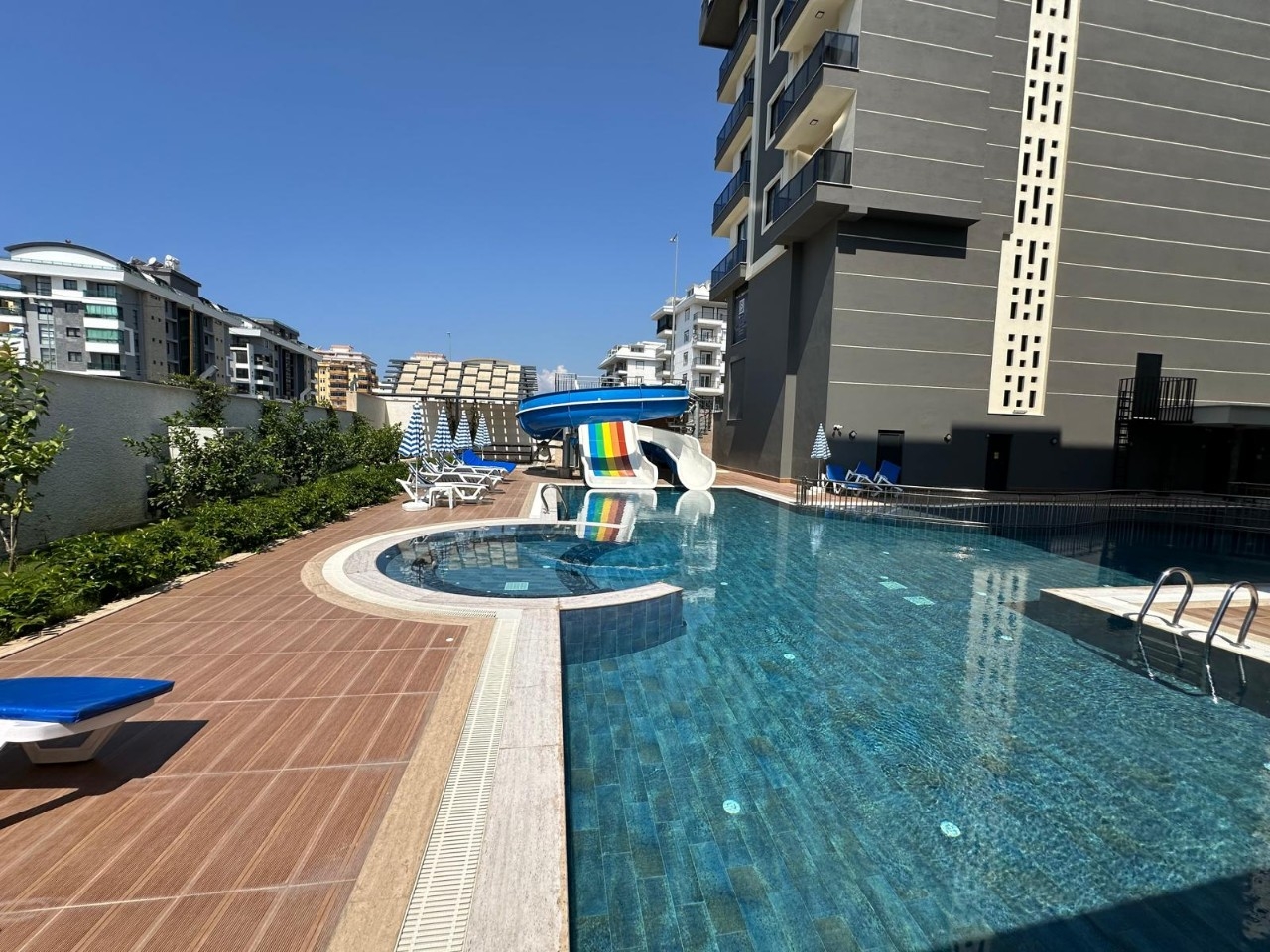 Luxuriöse 1+1 Wohnung mit Bergblick in Kargicak, Alanya