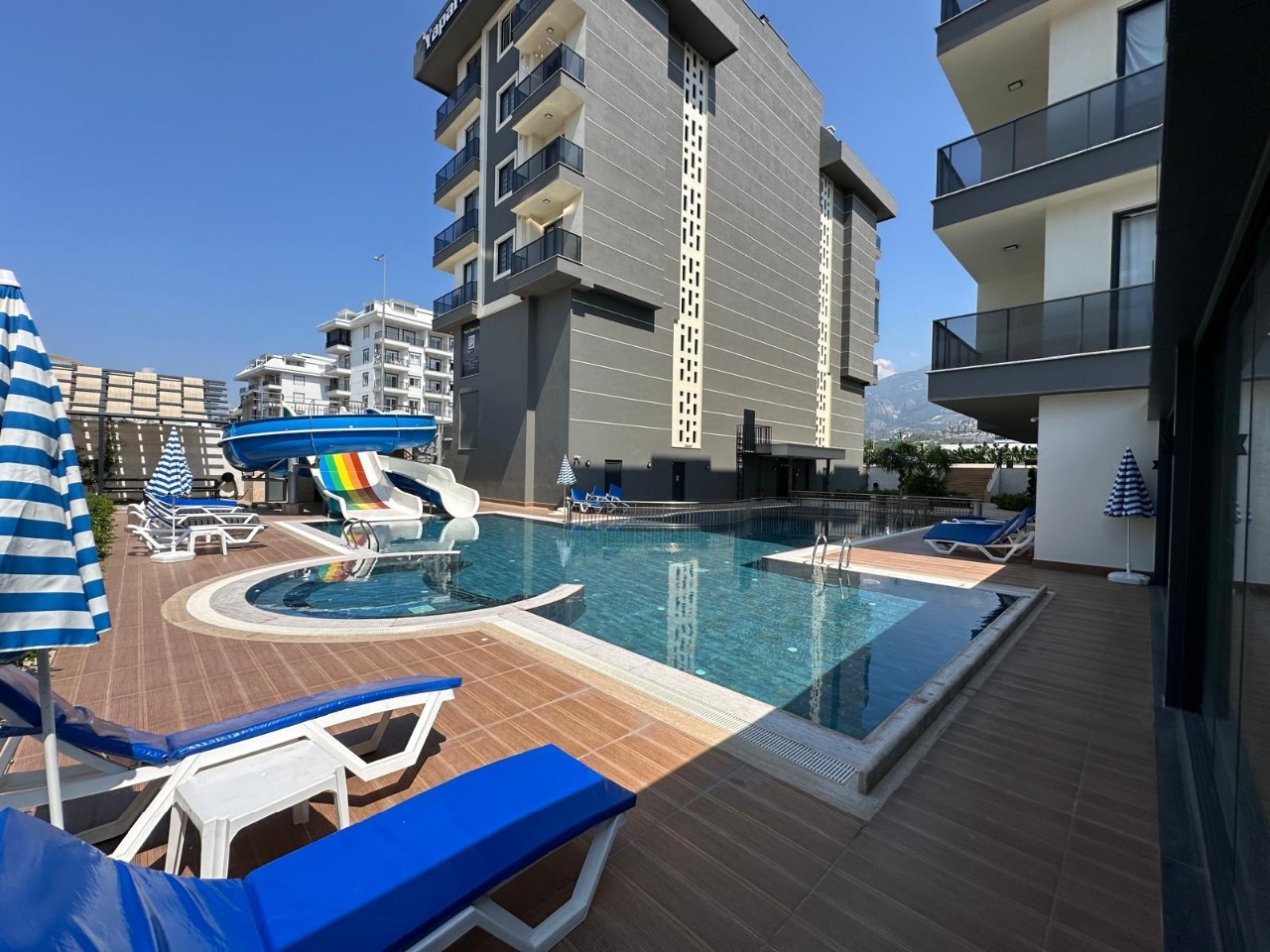 Luxuriöse 1+1 Wohnung mit Bergblick in Kargicak, Alanya