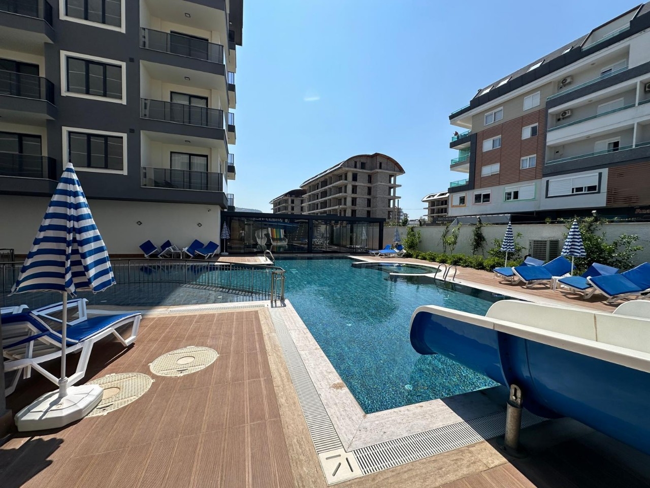 Luxuriöse 1+1 Wohnung mit Bergblick in Kargicak, Alanya