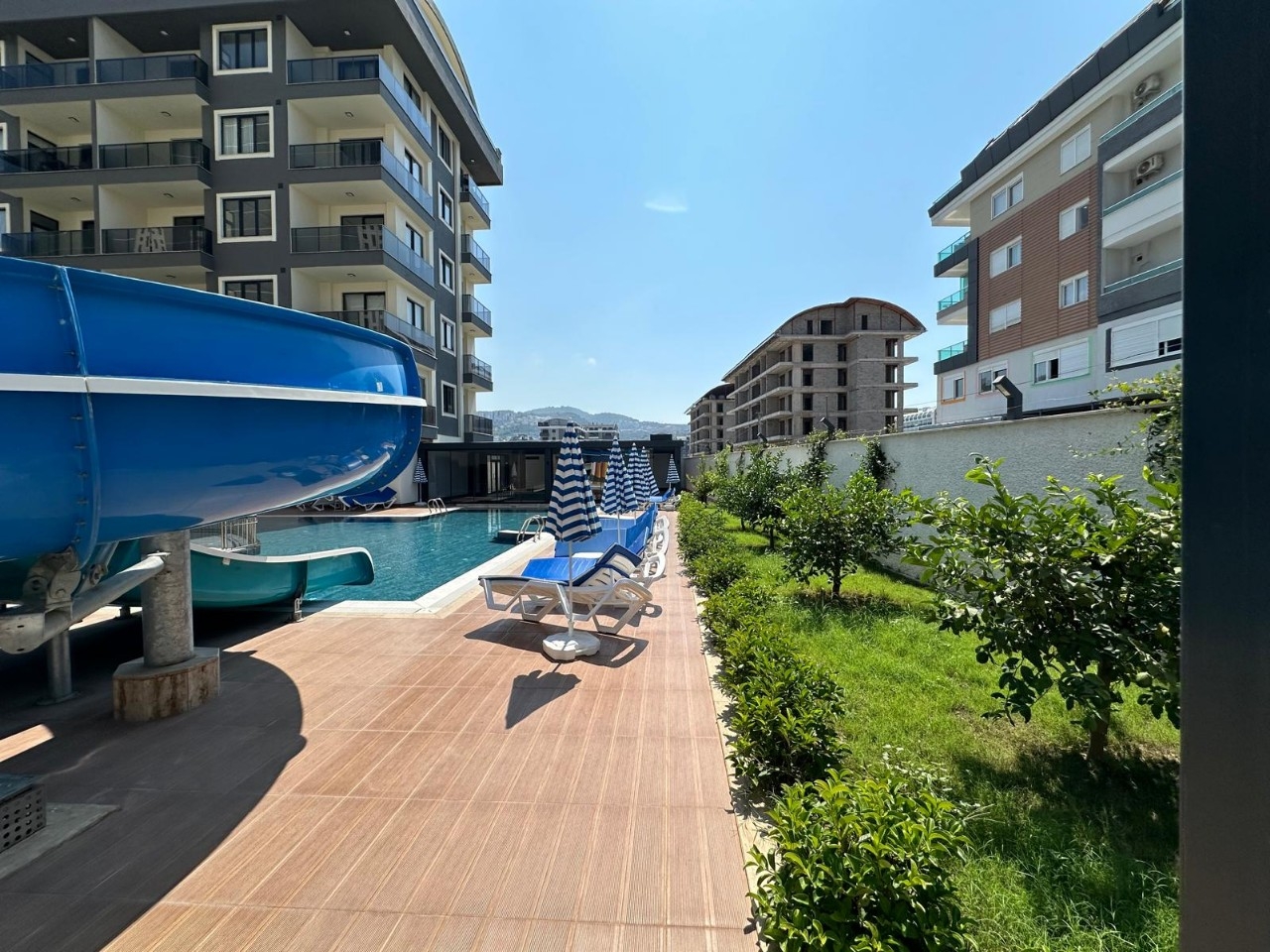 Luxuriöse 1+1 Wohnung mit Bergblick in Kargicak, Alanya