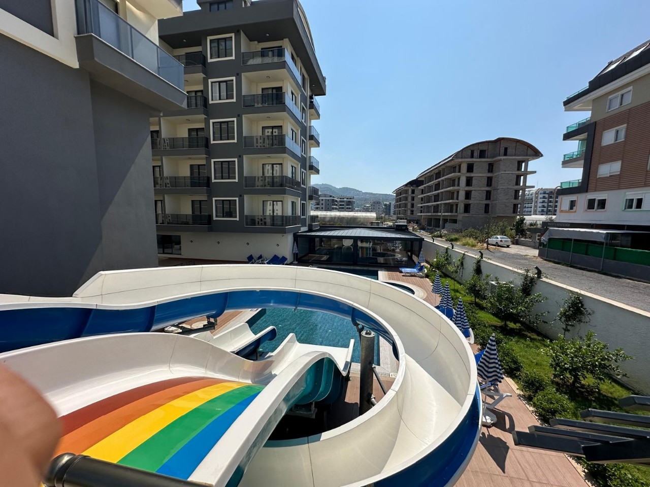 Luxuriöse 1+1 Wohnung mit Bergblick in Kargicak, Alanya