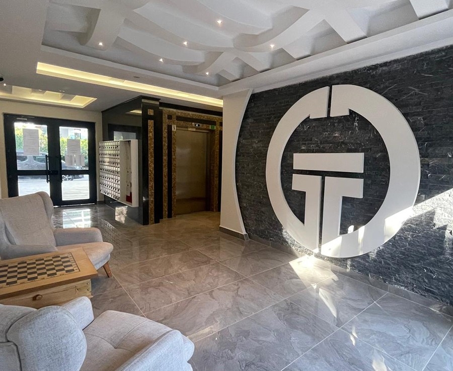 Luxurious 1+1 Apartment with Sea and Mountain Views in Alanya