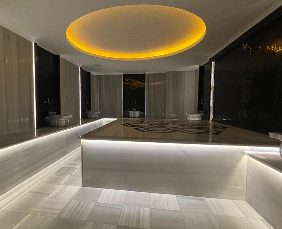 Luxurious 1+1 Apartment with Sea and Mountain Views in Alanya