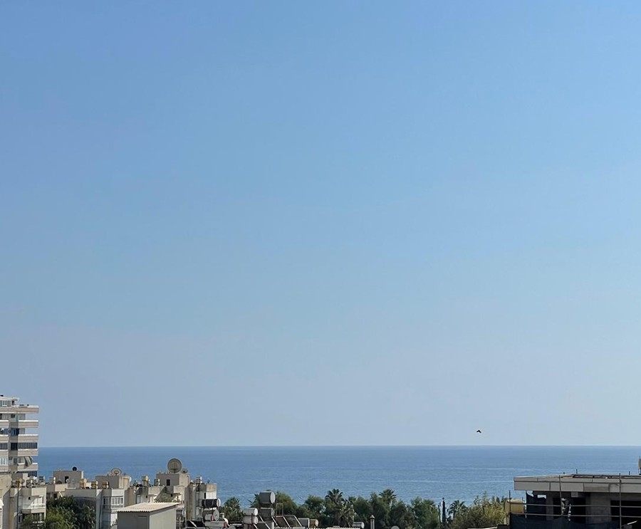 Luxurious 1+1 Apartment with Sea and Mountain Views in Alanya