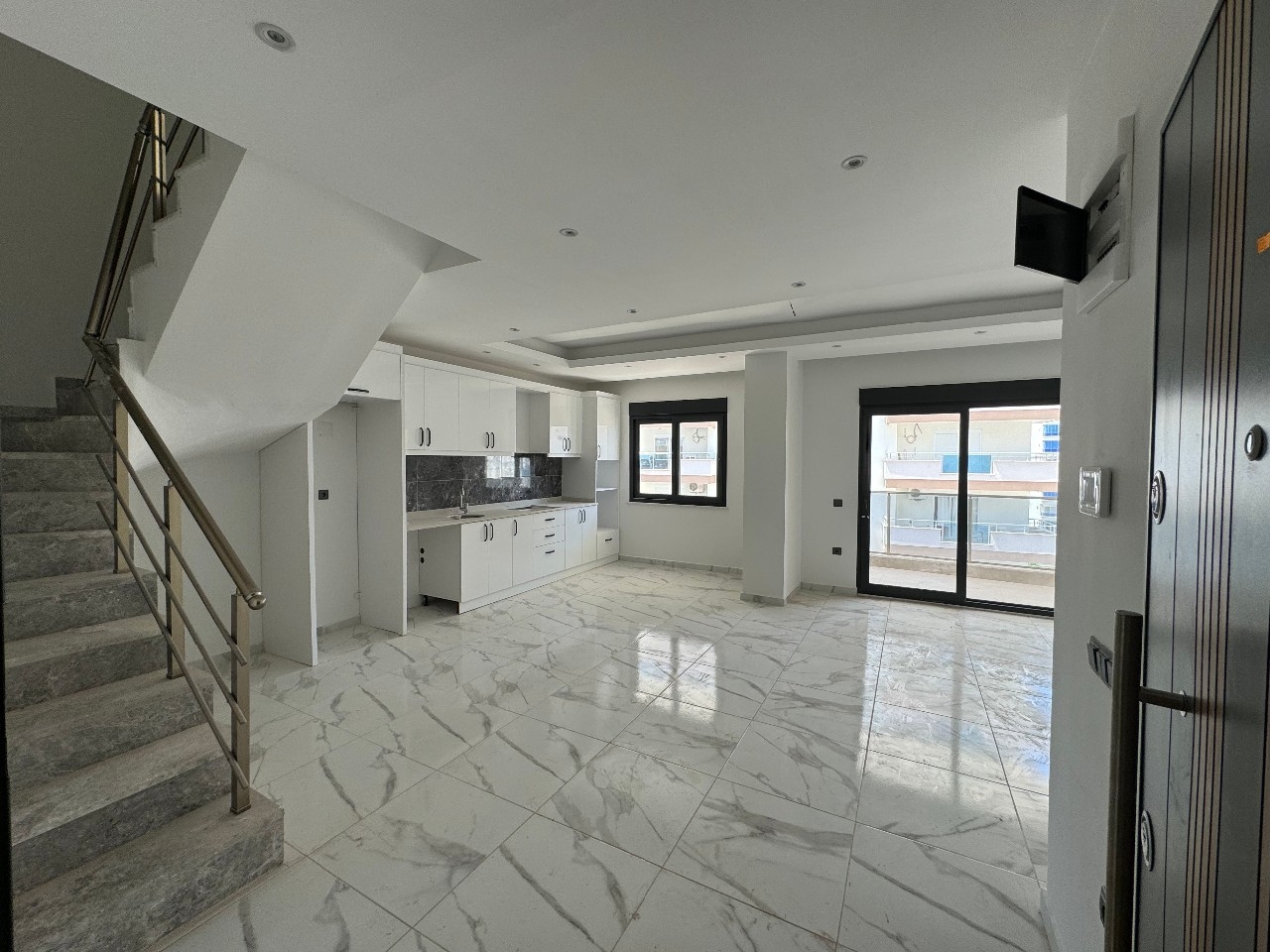 Luxuriöses 2+1 Apartment mit Bergblick im Zentrum von Alanya
