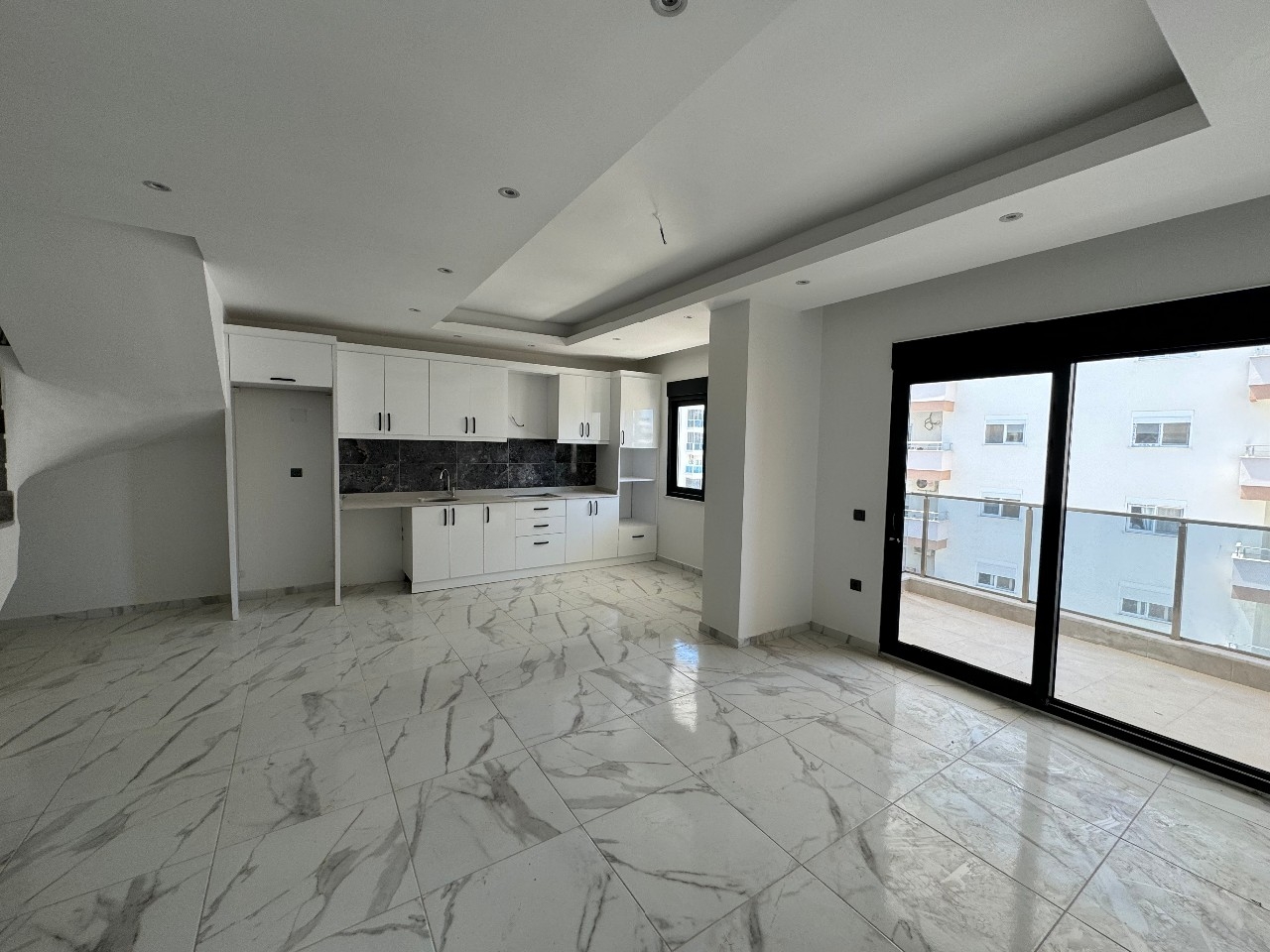 Luxuriöses 2+1 Apartment mit Bergblick im Zentrum von Alanya