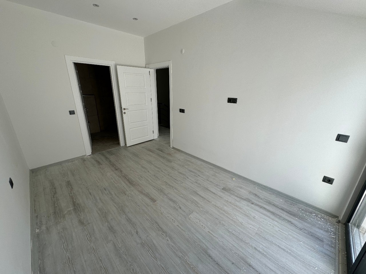 Luxuriöses 2+1 Apartment mit Bergblick im Zentrum von Alanya